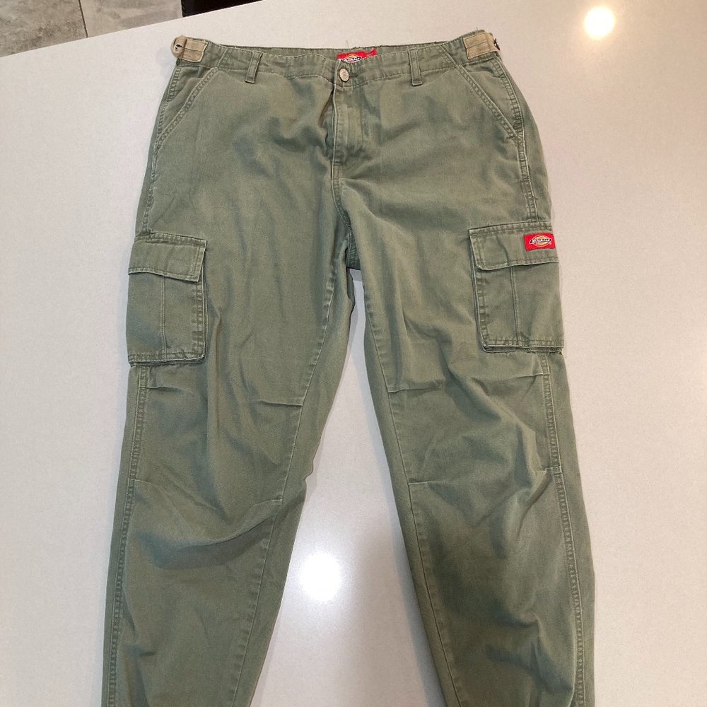 Dickies Olive Cargo Pocket Capris, Junior's 13/31